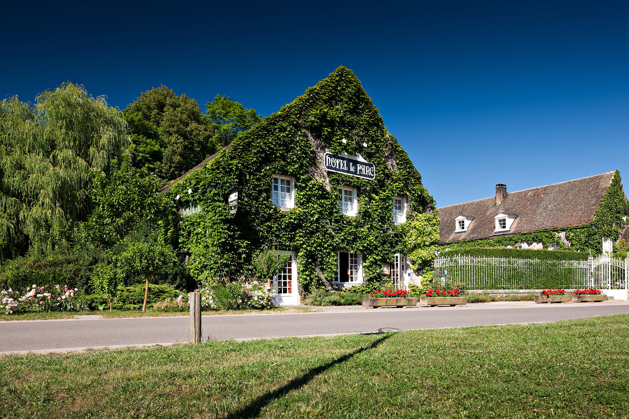 Parc de lHostellerie - Façade jour.jpg